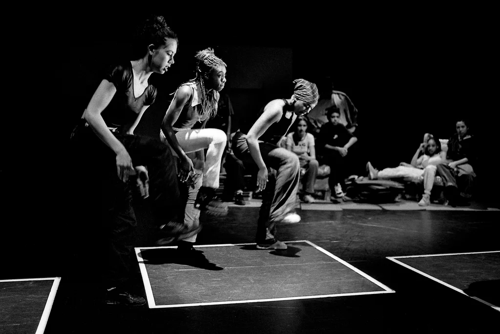 Linked image (Raptrap_Jongerentheater Artisjok Nultwintig_Nita Liem en Harm van Geel_13