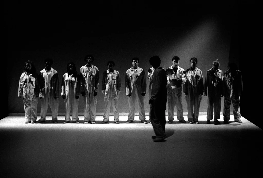 Linked image (Nummers_Theatergroep Artisjok Nultwintig_Nita Liem_4