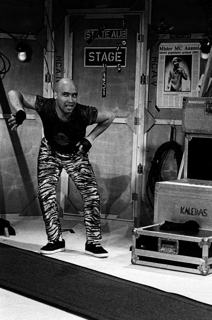 Linked image (MC Anansi_Stichting Kalebas Produkties___4