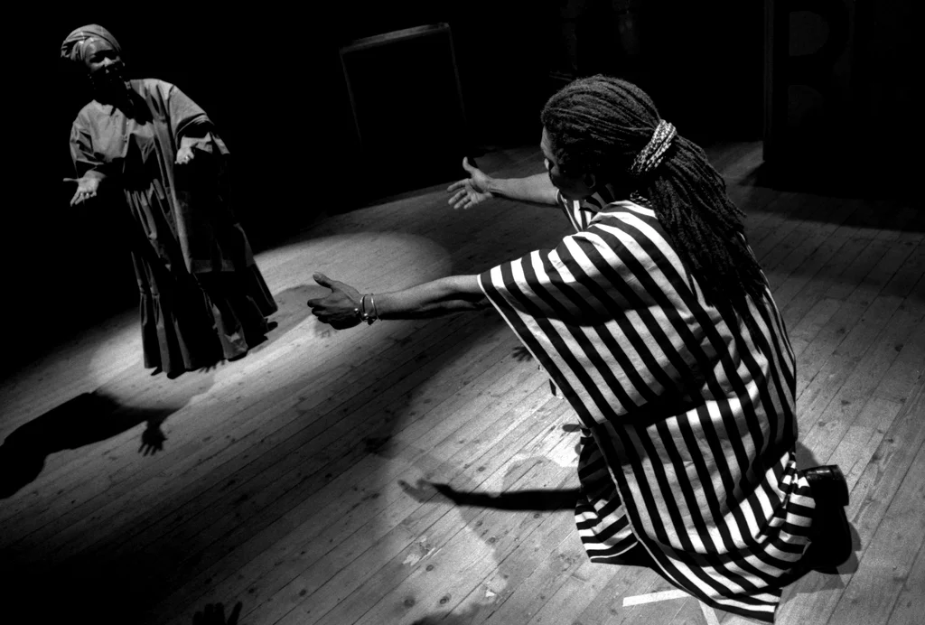 Linked image (Dobru Collection_Cosmic Illusion Productions_Felix de Rooy_2