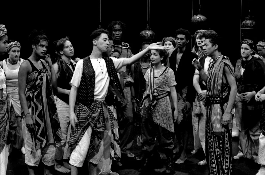 Linked image (Quest_Jongerentheater Artisjok Nultwintig_David Greaves en Nita Liem_15