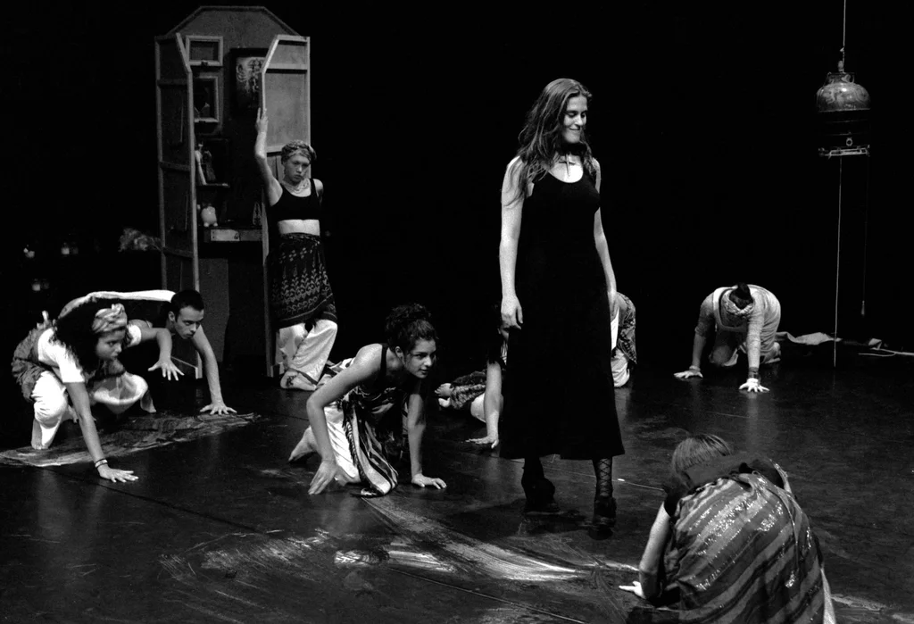 Linked image (Quest_Jongerentheater Artisjok Nultwintig_David Greaves en Nita Liem_14