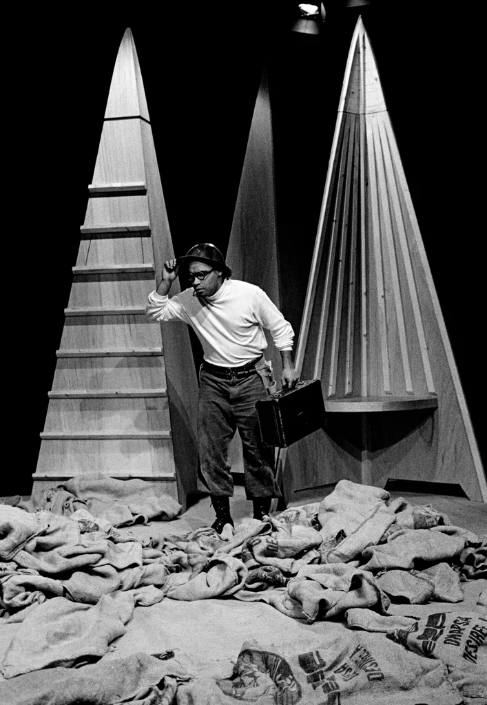 Linked image (Loekoeman_Theatergroep Pruim_John Leerdam_1