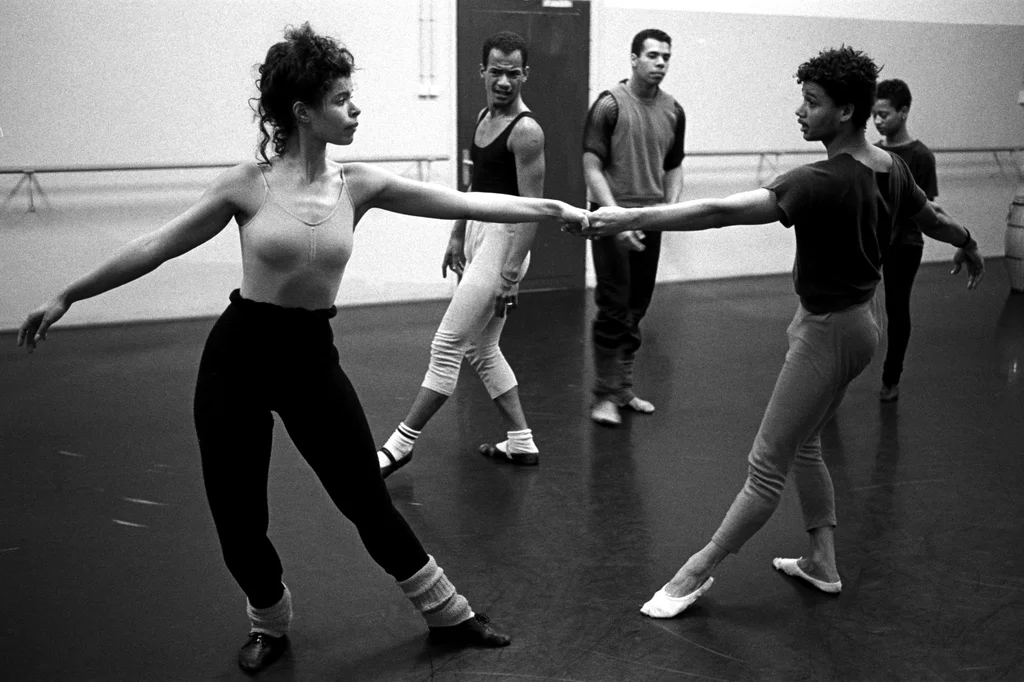 Linked image (Ytiq_Cosmic Illusion Productios_Patrick Muller_4