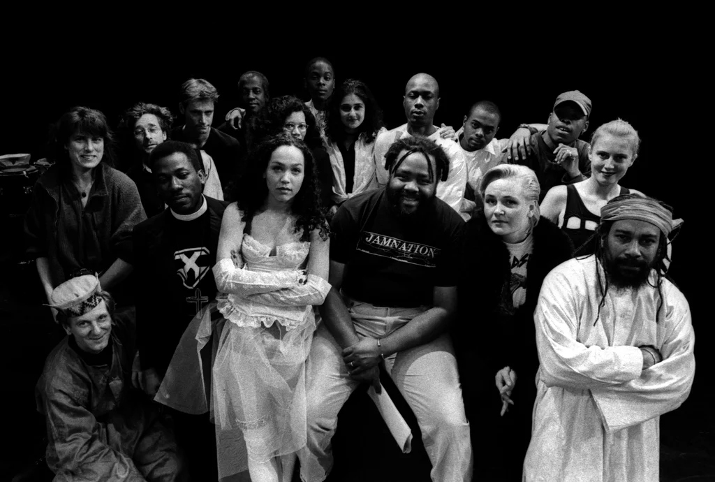 Linked image (De aap, zijn bruid en het systeem_Cosmic_Guilly Koster_2