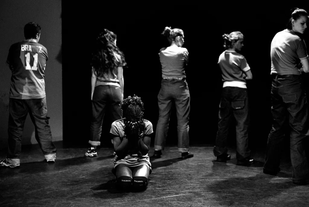 Linked image (ID_Theatergroep Artisjok Nultwintig_Jolanda Spoel en Janneke Albers_12