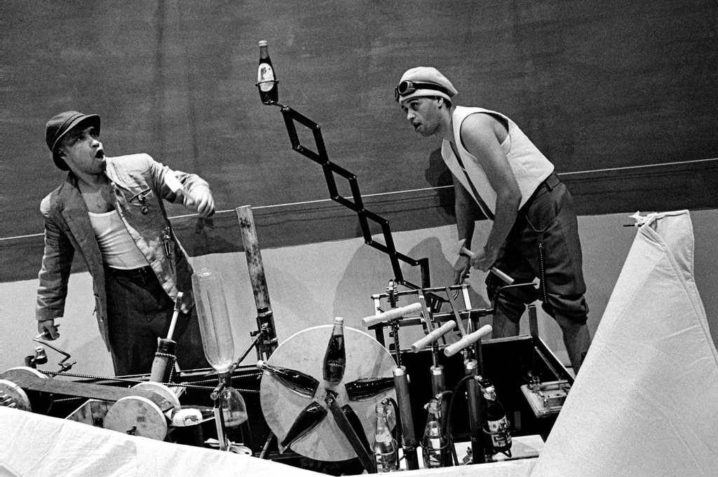 Linked image (Kadushi en DE Windt_Theatergroep Pruim_Marianne Seine_20