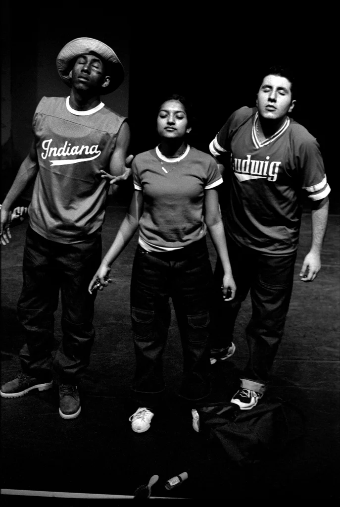 Linked image (ID_Theatergroep Artisjok Nultwintig_Jolanda Spoel en Janneke Albers_15