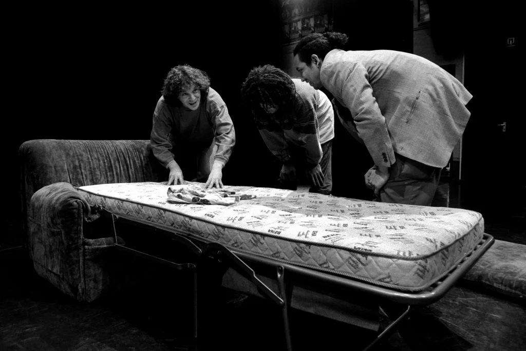 Linked image (De figuranten_Cosmic_Karim Traïdia_3