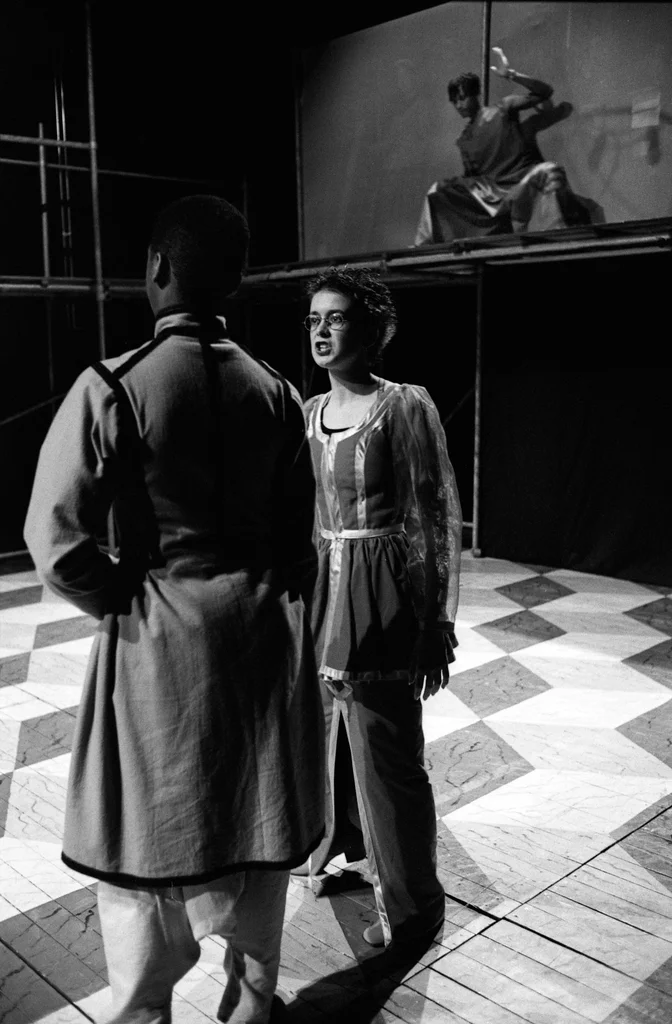 Linked image (Ban_Jongerentheater Artisjok Nultwintig_Willem-Jan Hoekstra_3