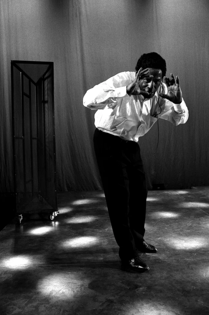 Linked image (O.J. Othello_Cosmic_John Leerdam_13