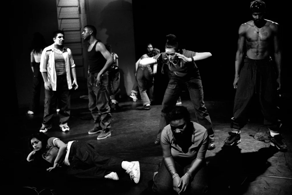 Linked image (ID_Theatergroep Artisjok Nultwintig_Jolanda Spoel en Janneke Albers_11