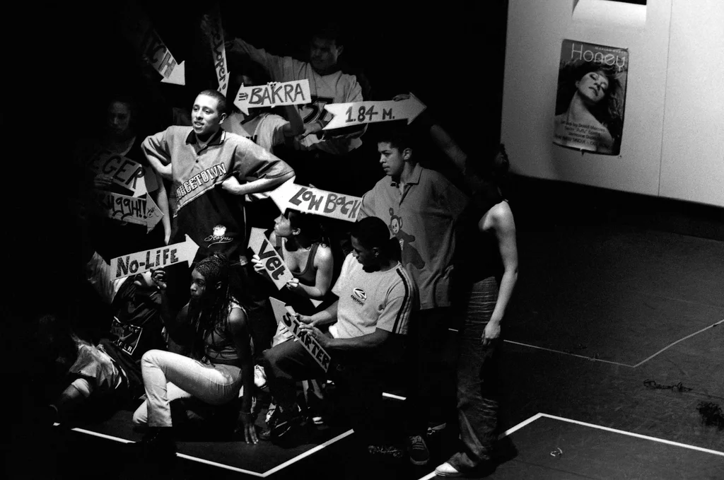 Linked image (Raptrap_Jongerentheater Artisjok Nultwintig_Nita Liem en Harm van Geel_7