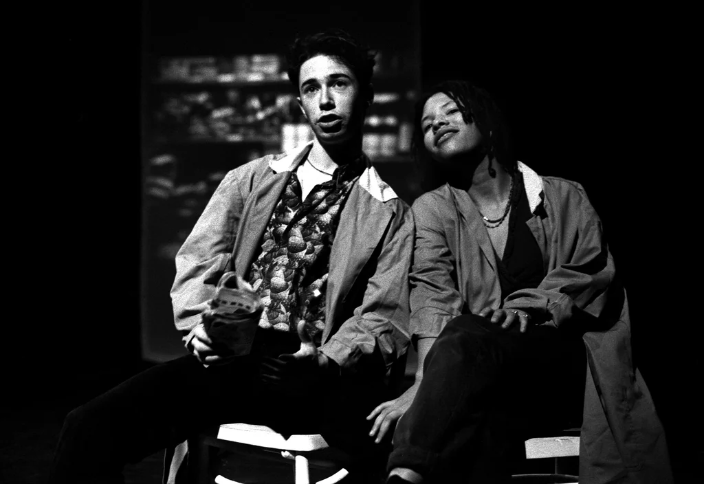 Linked image (Rubber_Jongerentheater Artisjok Nultwintig_David Greaves en Nita Liem_1