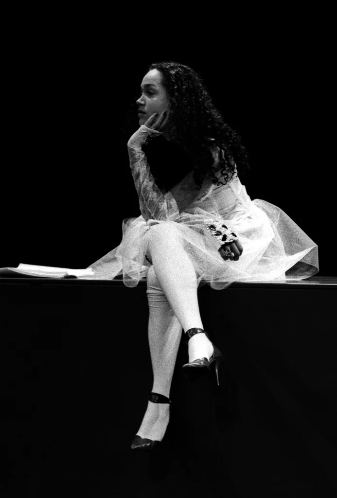 Linked image (De aap, zijn bruid en het systeem_Cosmic_Guilly Koster_1