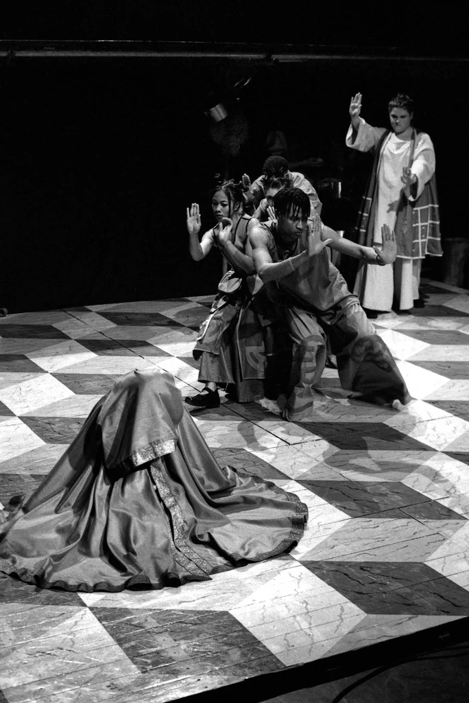 Linked image (Ban_Jongerentheater Artisjok Nultwintig_Willem-Jan Hoekstra_4