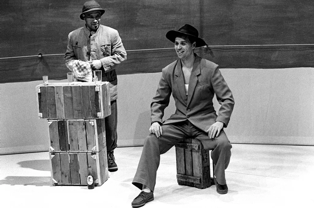 Linked image (Kadushi en DE Windt_Theatergroep Pruim_Marianne Seine_3