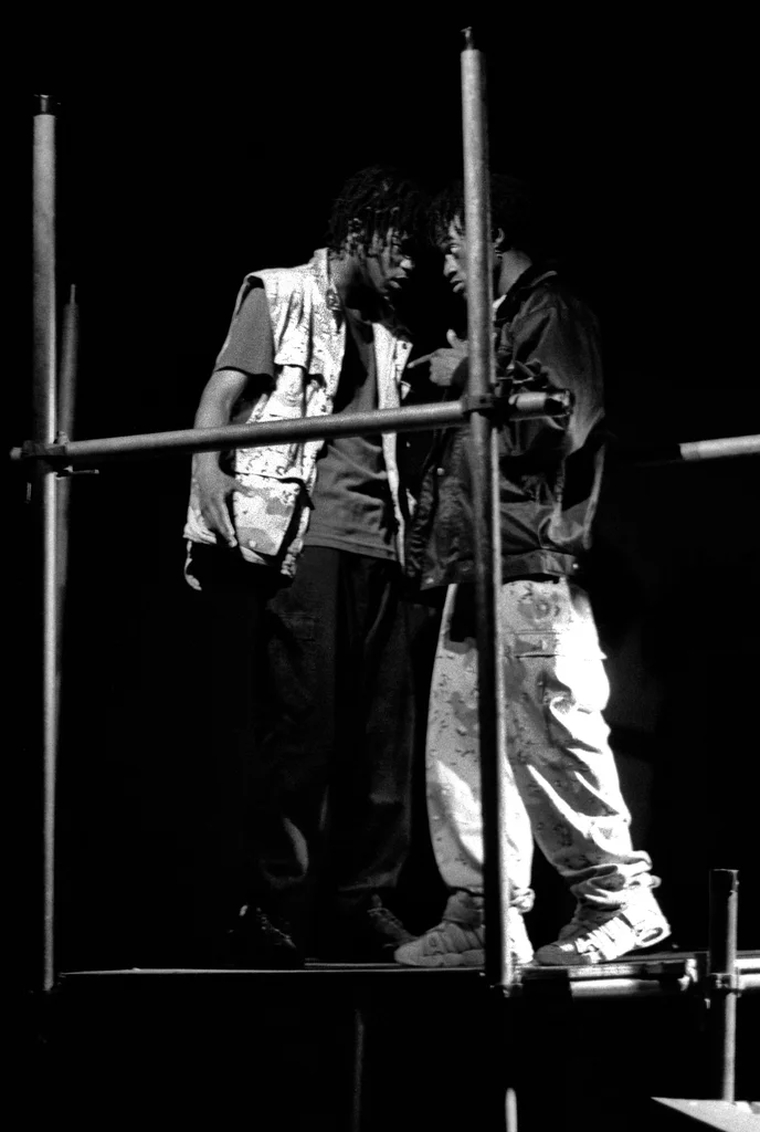 Linked image (Bloedlink_Theatergroep Artisjok Nultwintig_David Greaves_7