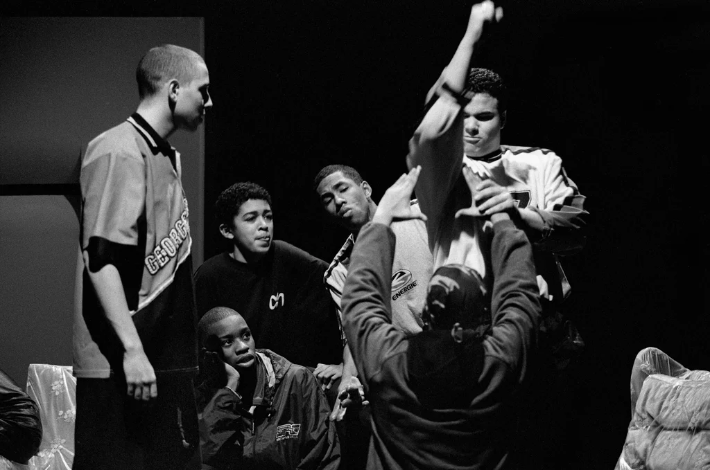 Linked image (Raptrap_Jongerentheater Artisjok Nultwintig_Nita Liem en Harm van Geel_15