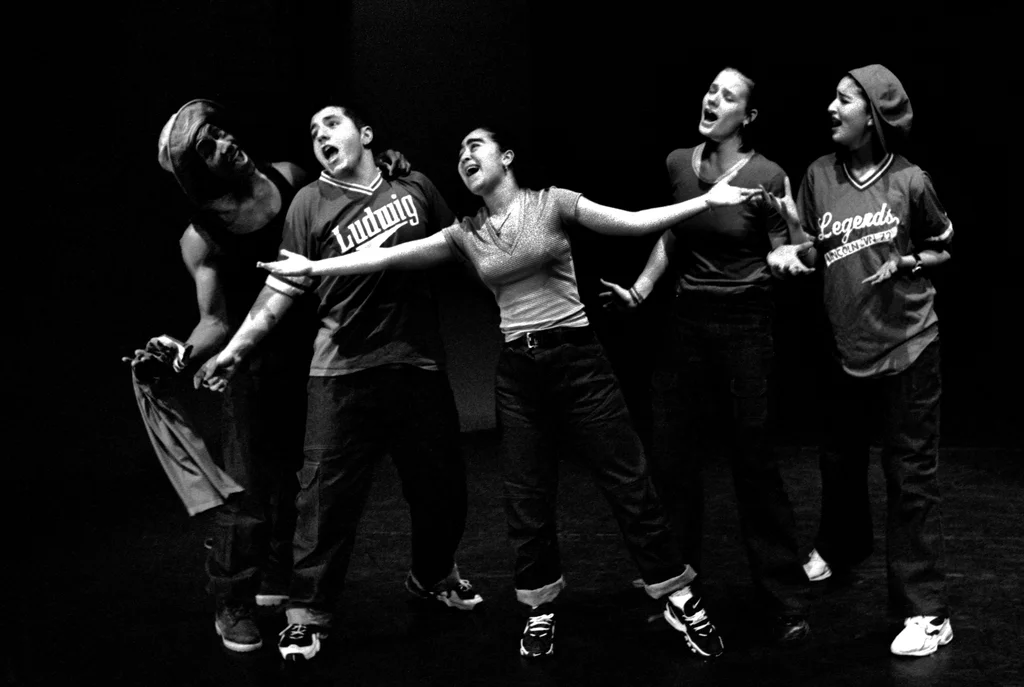 Linked image (ID_Theatergroep Artisjok Nultwintig_Jolanda Spoel en Janneke Albers_20