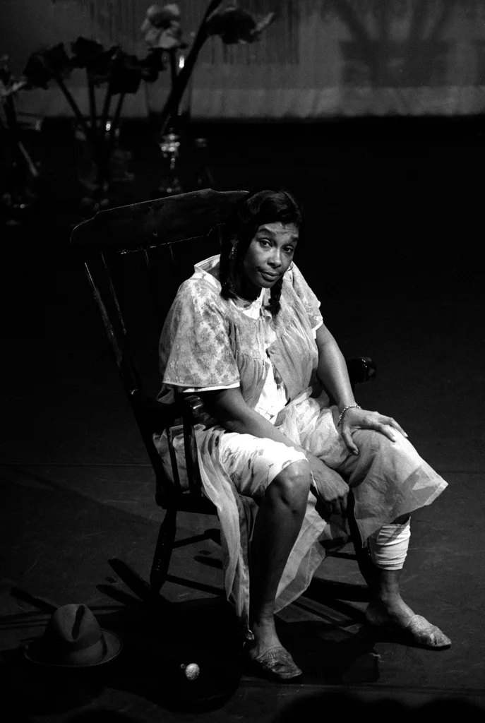 Linked image (De koningin van Paramaribo_Cosmic_John Leerdam_6