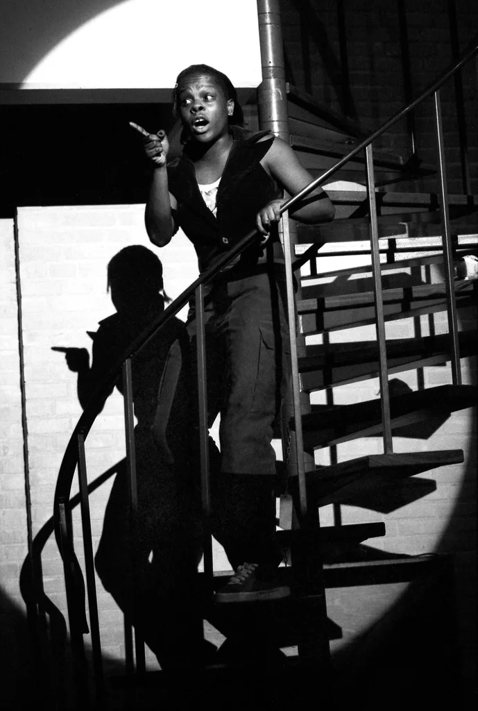 Linked image (Onder de duim_Jongerentheater Artisjok Nultwintig_David Greaves_3