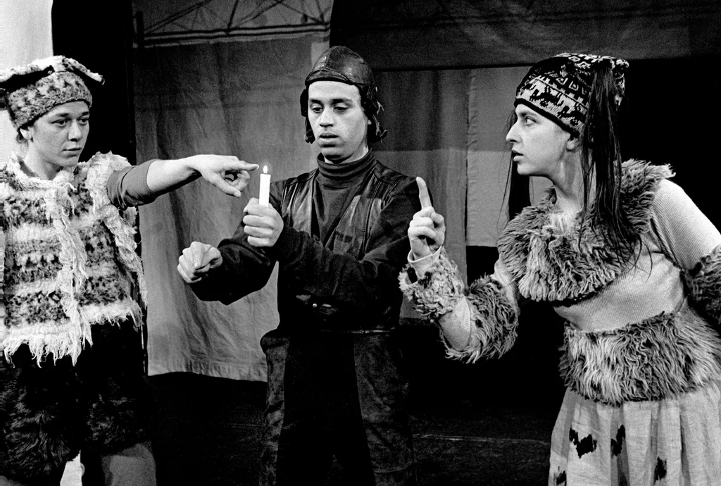 Linked image (Jonge honden_Theatergroep Pruim_Silvia Andringa_9