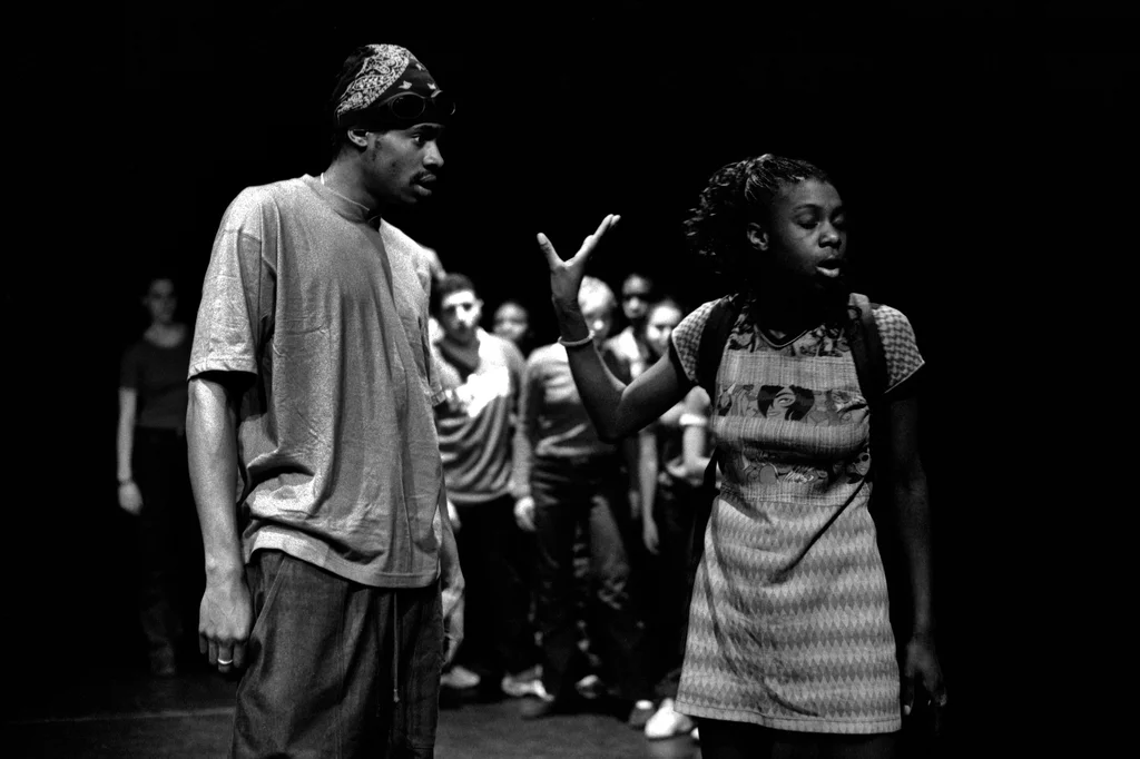 Linked image (ID_Theatergroep Artisjok Nultwintig_Jolanda Spoel en Janneke Albers_7