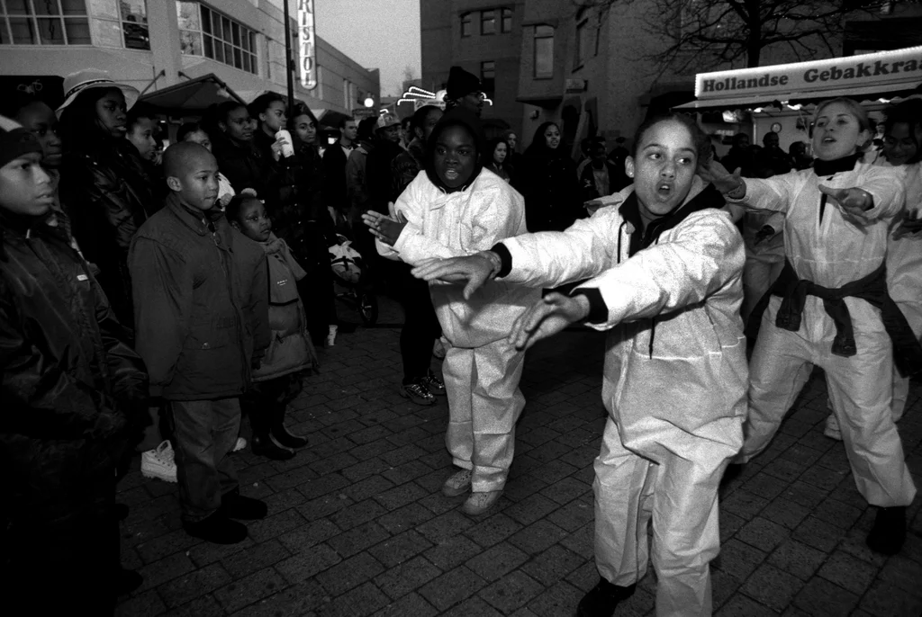 Linked image (Plein Stepping_Jongerentheater Artisjok Nultwintig_Nita Liem_4