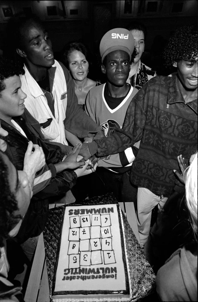 Linked image (Nummers_Theatergroep Artisjok Nultwintig_Nita Liem_24