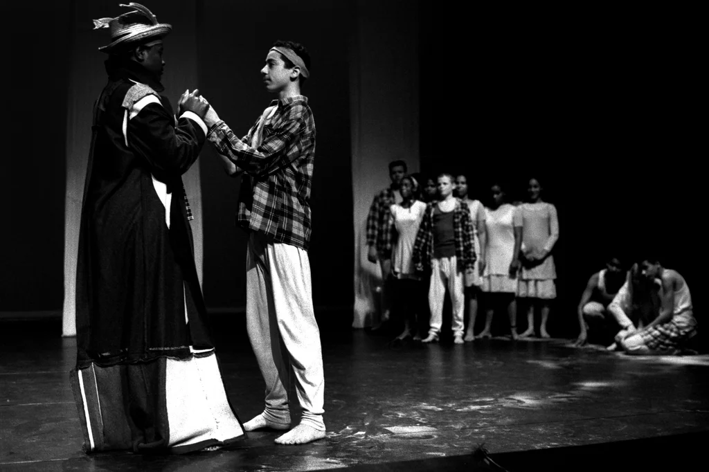 Linked image (Antigone_Jongerentheater Artisjok Nultwintig_John Leerdam_16