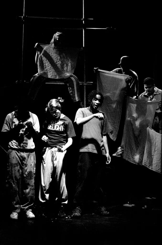 Linked image (Bloedlink_Theatergroep Artisjok Nultwintig_David Greaves_10