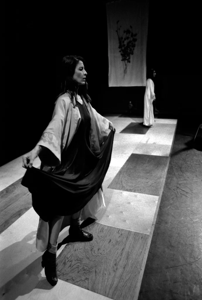 Linked image (Kimono Sisters_Cosmic Illusion Productions_John Leerdam_4