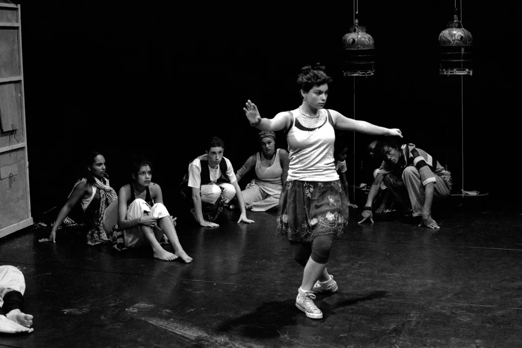 Linked image (Quest_Jongerentheater Artisjok Nultwintig_David Greaves en Nita Liem_11