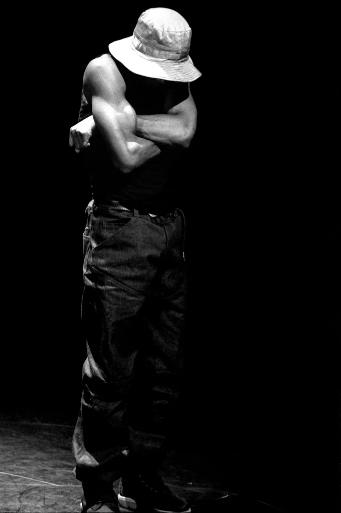 Linked image (ID_Theatergroep Artisjok Nultwintig_Jolanda Spoel en Janneke Albers_3