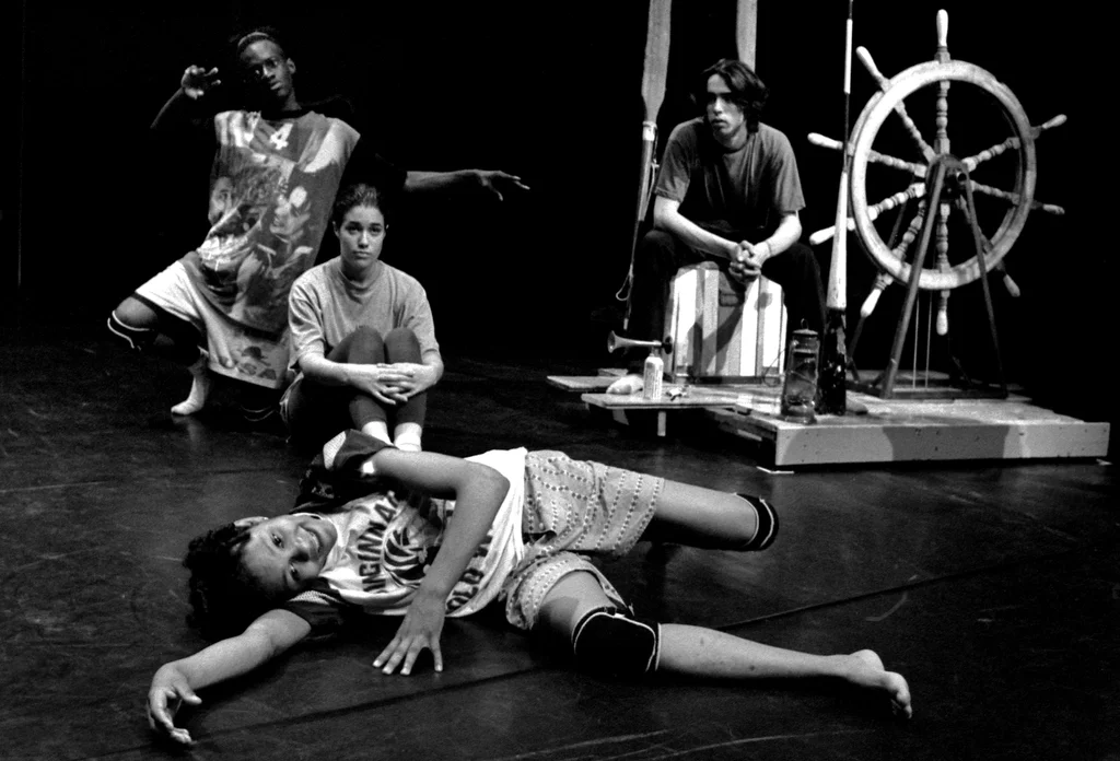 Linked image (Quest_Jongerentheater Artisjok Nultwintig_David Greaves en Nita Liem_1