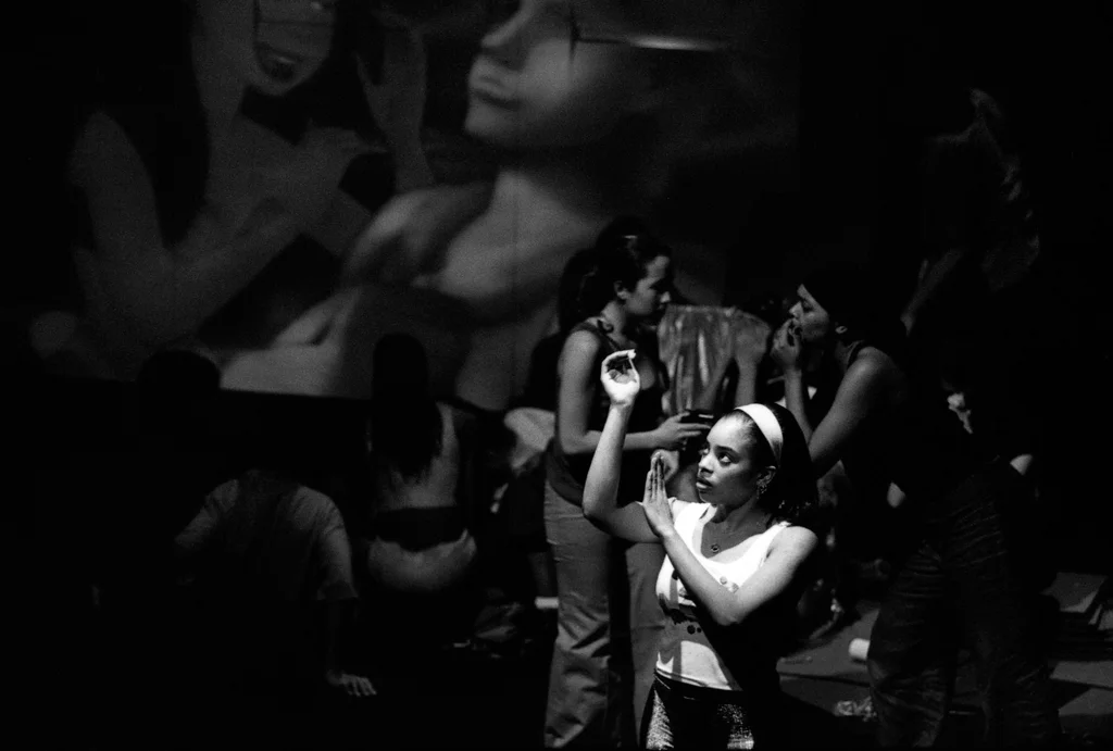 Linked image (Raptrap_Jongerentheater Artisjok Nultwintig_Nita Liem en Harm van Geel_6