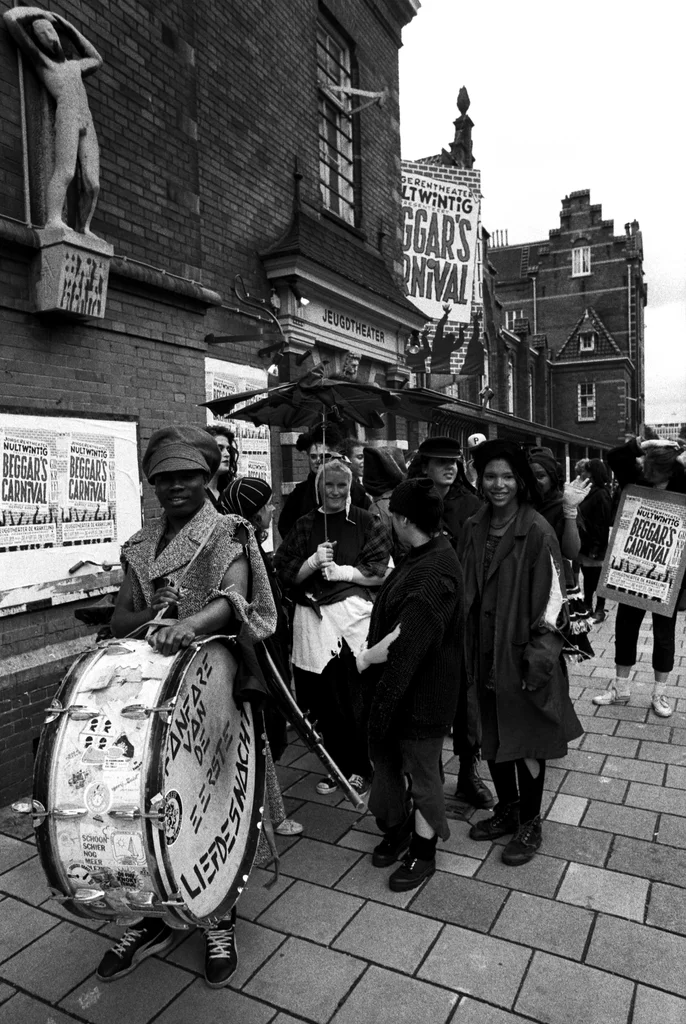 Linked image (Beggar_s Carnival_Jongerentheater Artisjok Nultwintig_David Greaves_2