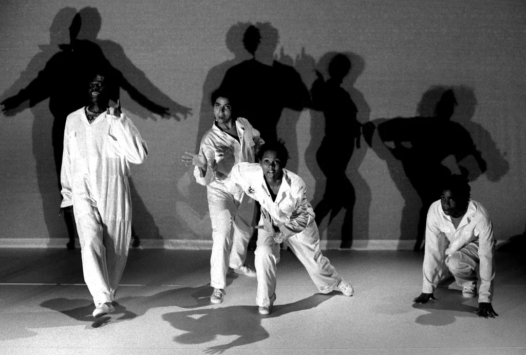 Linked image (Nummers_Theatergroep Artisjok Nultwintig_Nita Liem_14