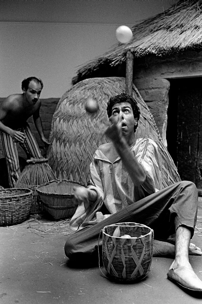 Linked image (Afrikaanse spinsels_Theatergroep Pruim_Hassan Gnaoui6