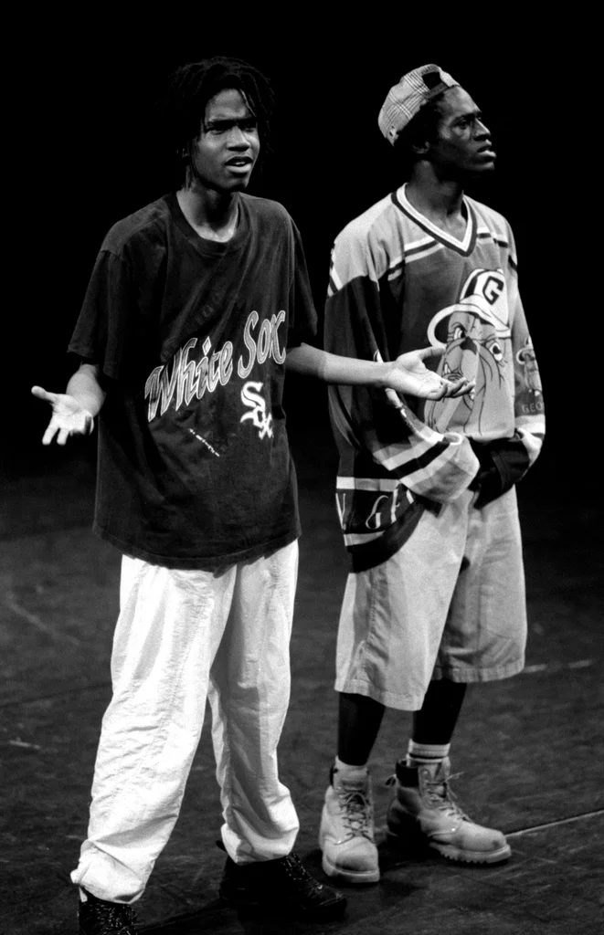 Linked image (Benefiet Mo Money_Theatergroep Artisjok Nultwintig_Spelers_26