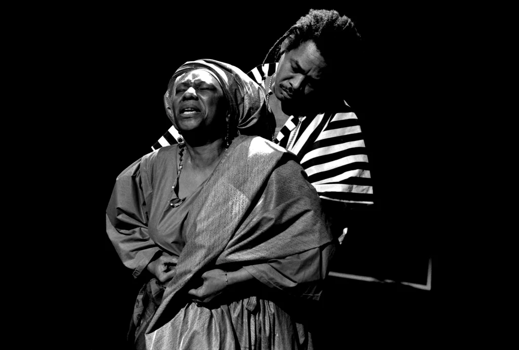 Linked image (Dobru Collection_Cosmic Illusion Productions_Felix de Rooy_8