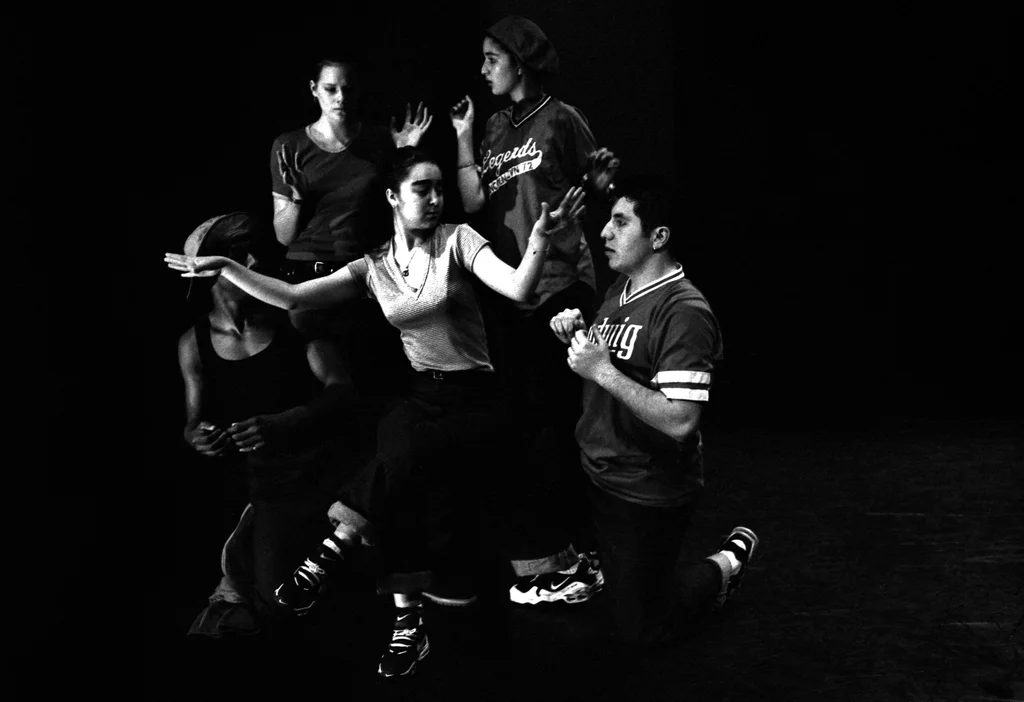 Linked image (ID_Theatergroep Artisjok Nultwintig_Jolanda Spoel en Janneke Albers_21