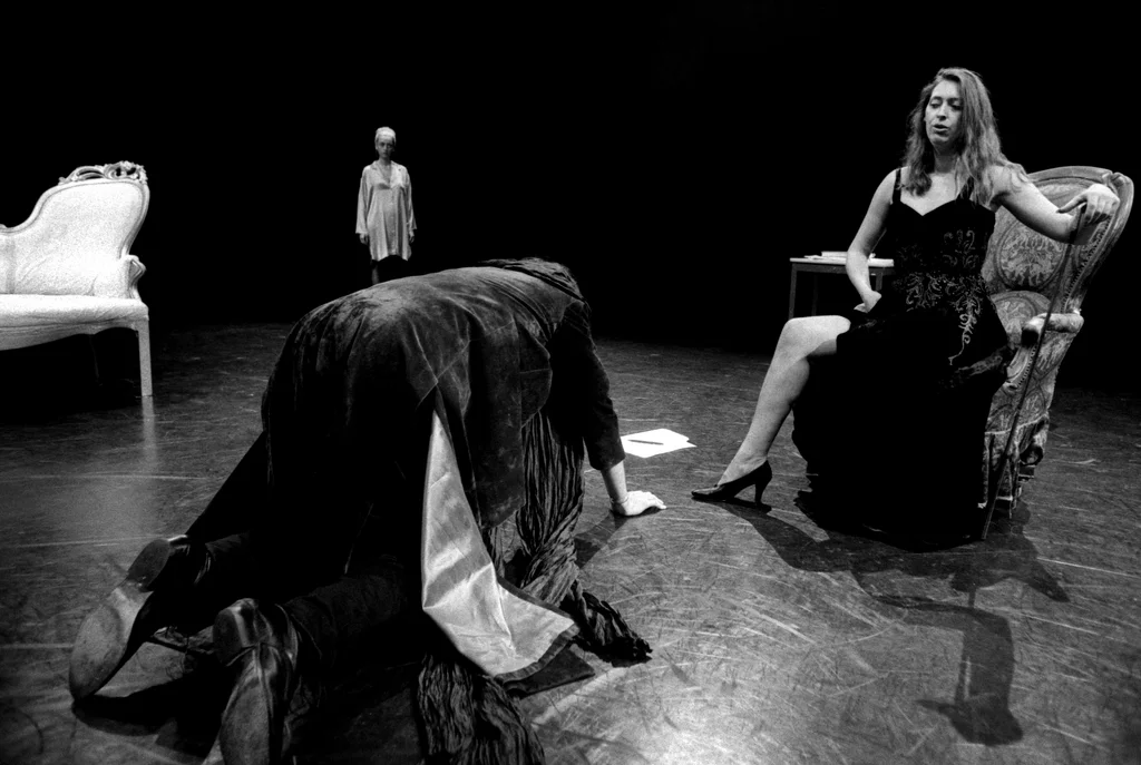 Linked image (De hoer, de maagd en de stervende heer_Cosmic_Pim de la Parra_4