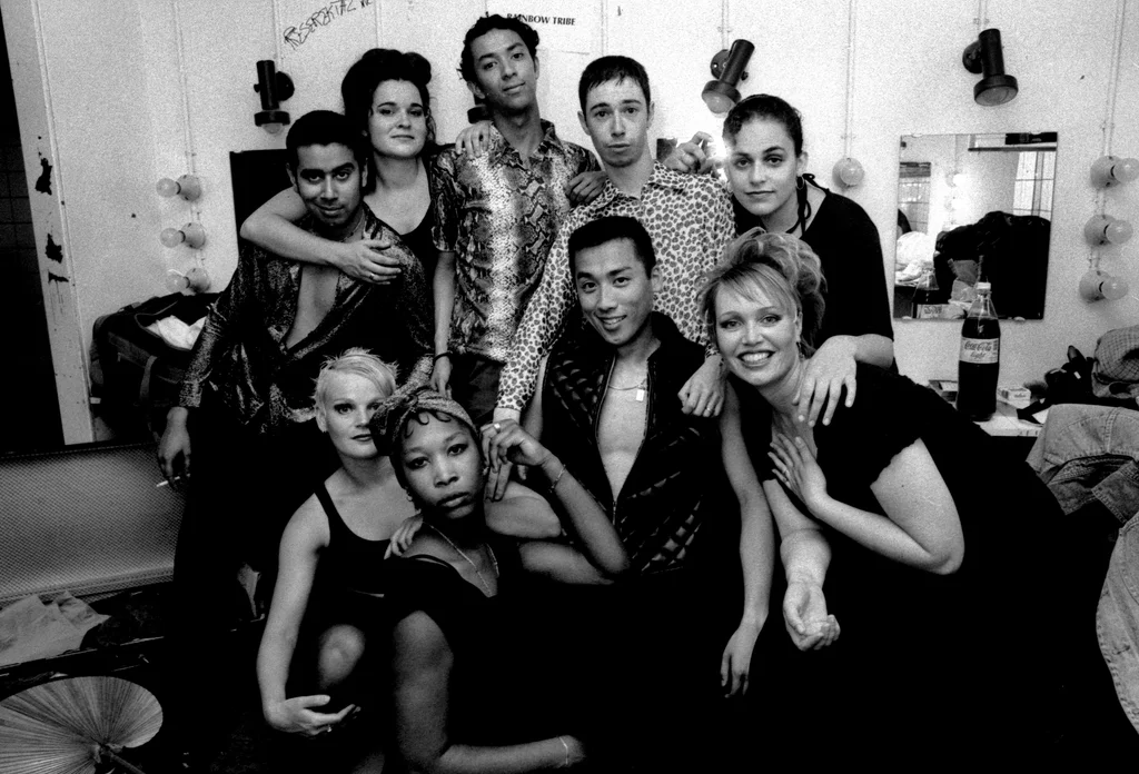 Linked image (Benefiet Mo Money_Theatergroep Artisjok Nultwintig_Spelers_18