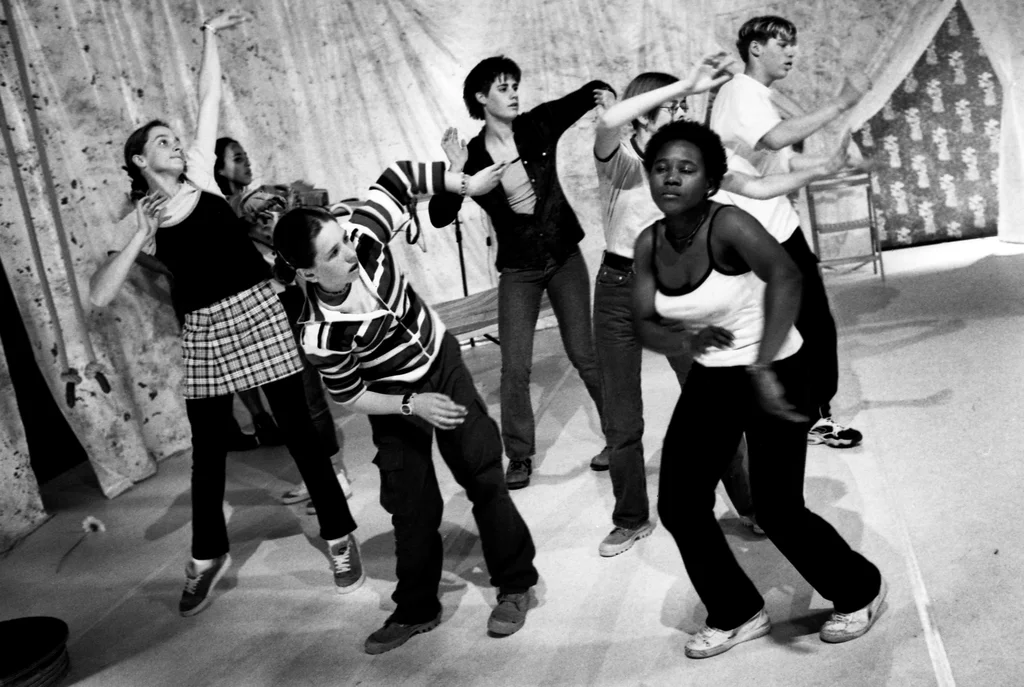 Linked image (Lot_Jongerentheater Artisjok Nultwintig_Willem-Jan Hoekstra_4