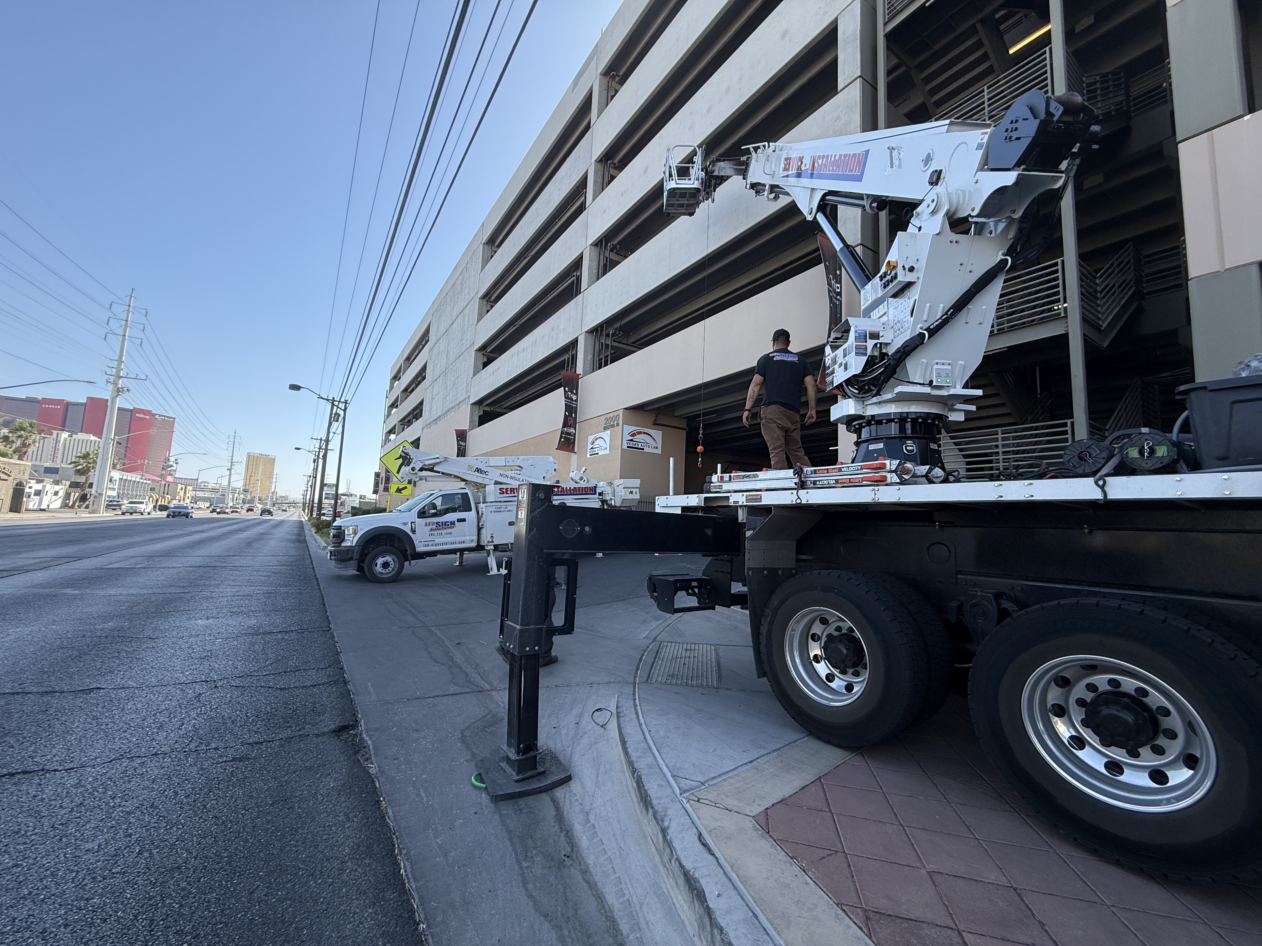 NGL C-Series 7x20 outdoor EMC at Bell Limousine, Las Vegas, NV (6.3 mm pixel pitch)
