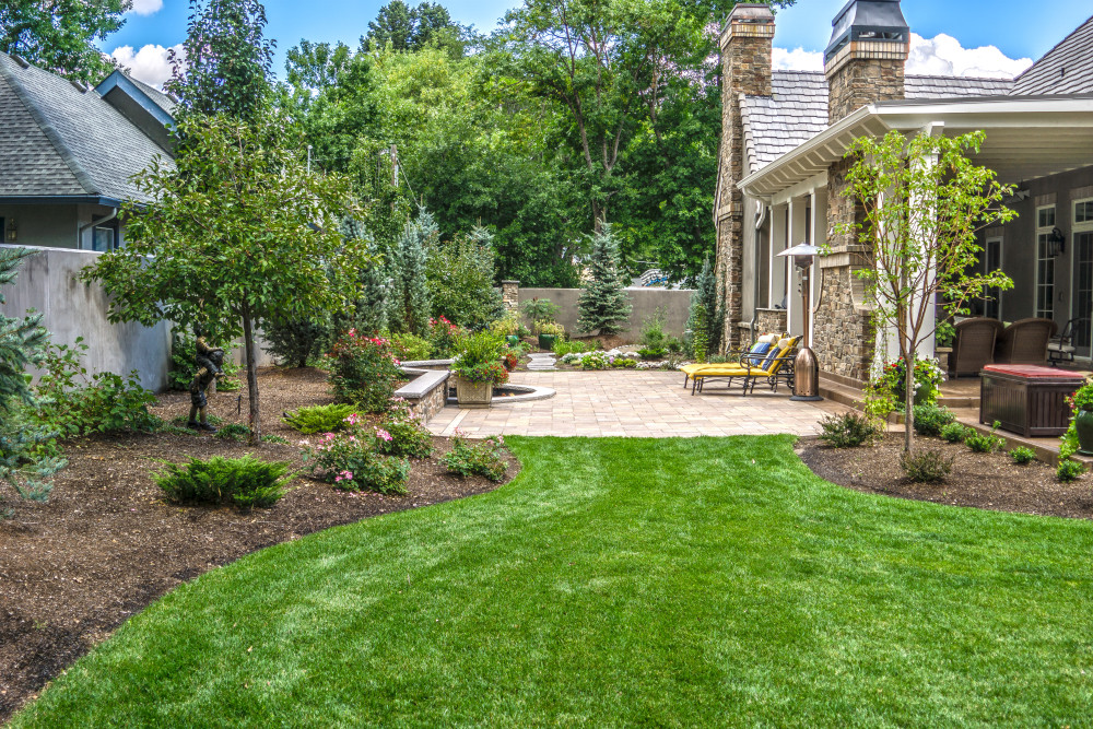 How to Install Landscape Pavers : 5 Detailed Steps