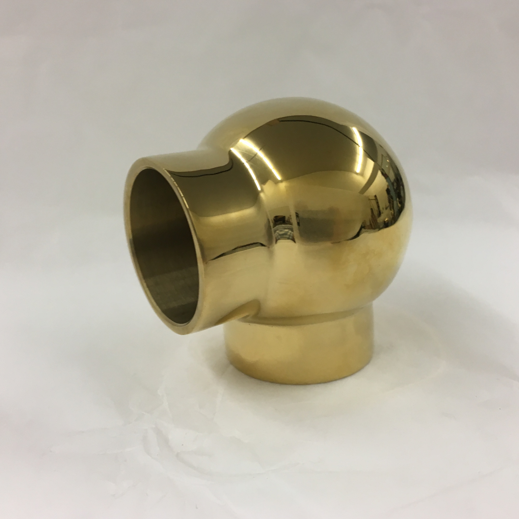 Polished Brass Ball Elbow Fitting (1-1/2in)