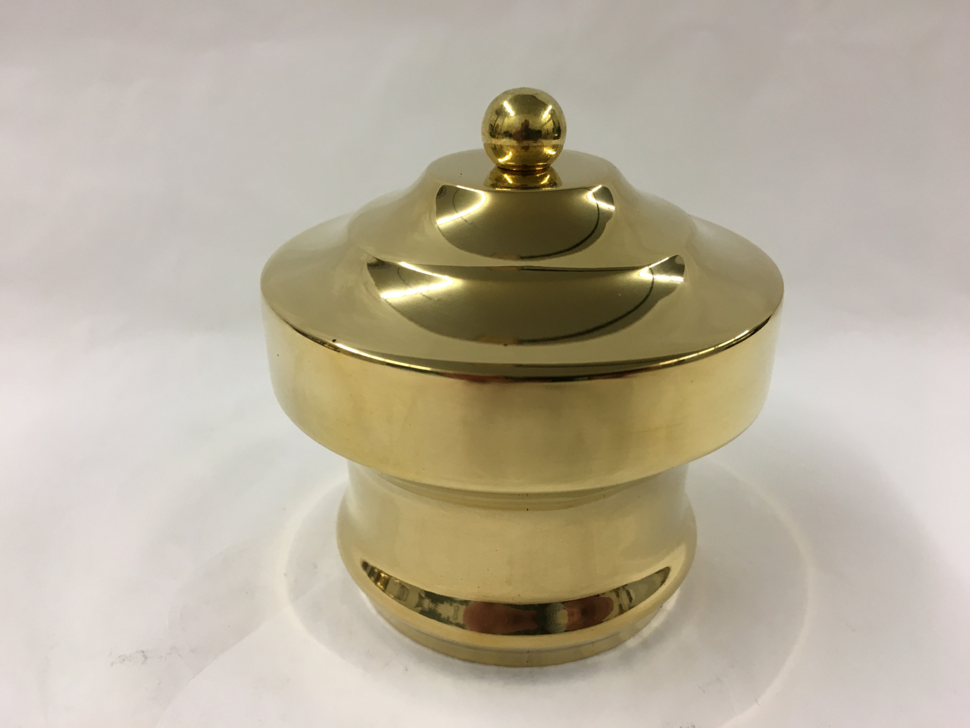 Polished Brass Fancy End Cap (1-1/2in)